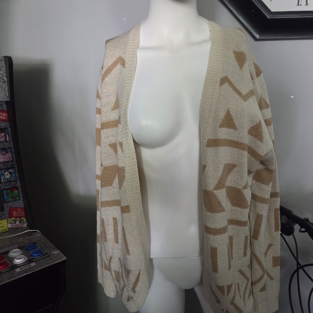Forever 21 Geometric Patterned Cardigan Size Large - Picture 4 of 4